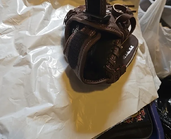 Rawlings Youth Fast Pitch Brown Glove with Pink Accents - Picture 6 of 6